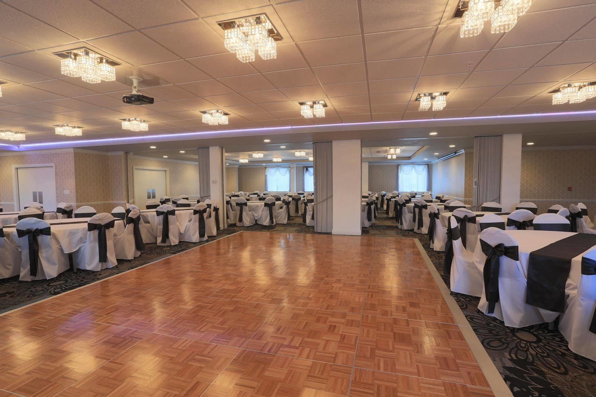 Days Inn By Wyndham Calumet Park Esterno foto